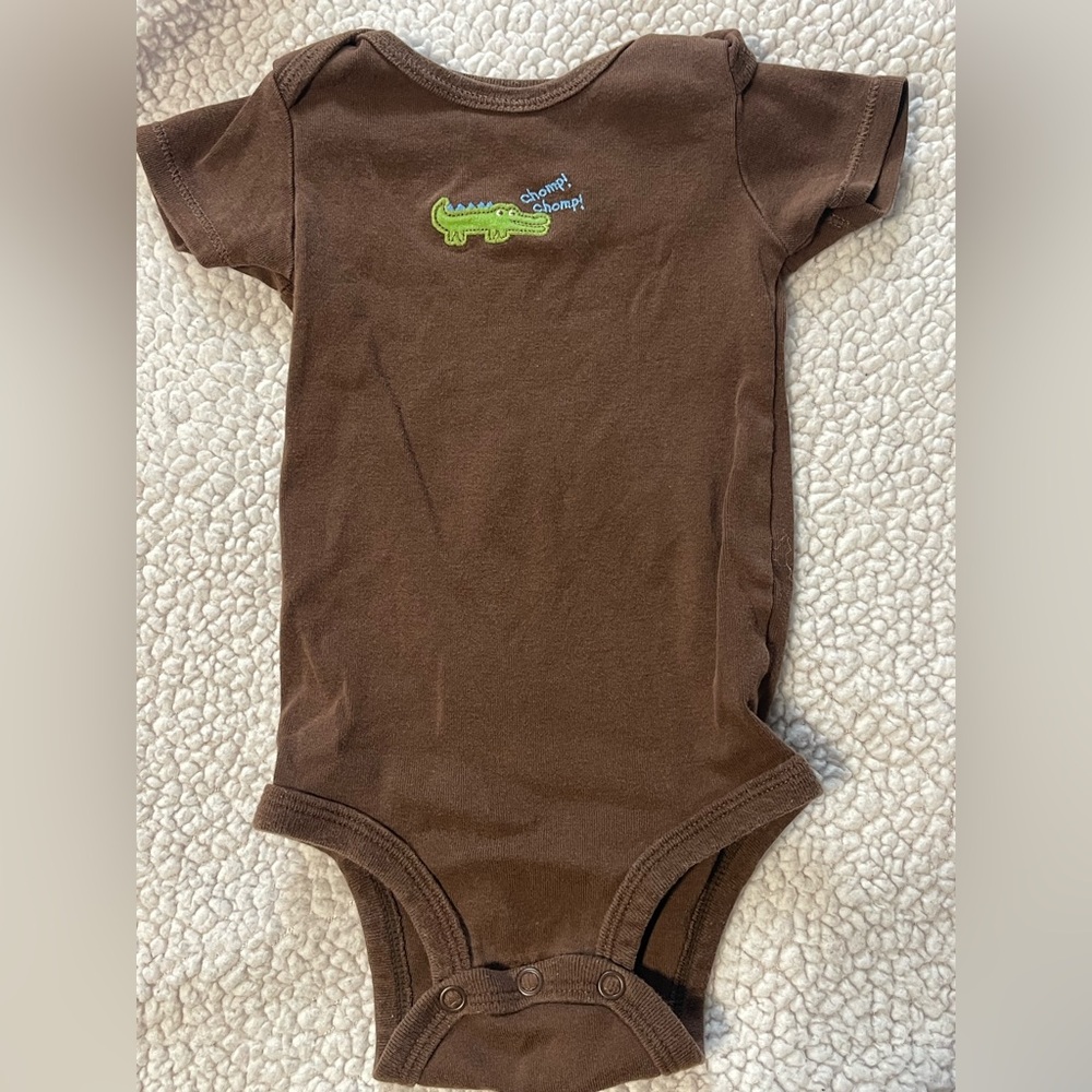 12m carters crocodile bodysuit